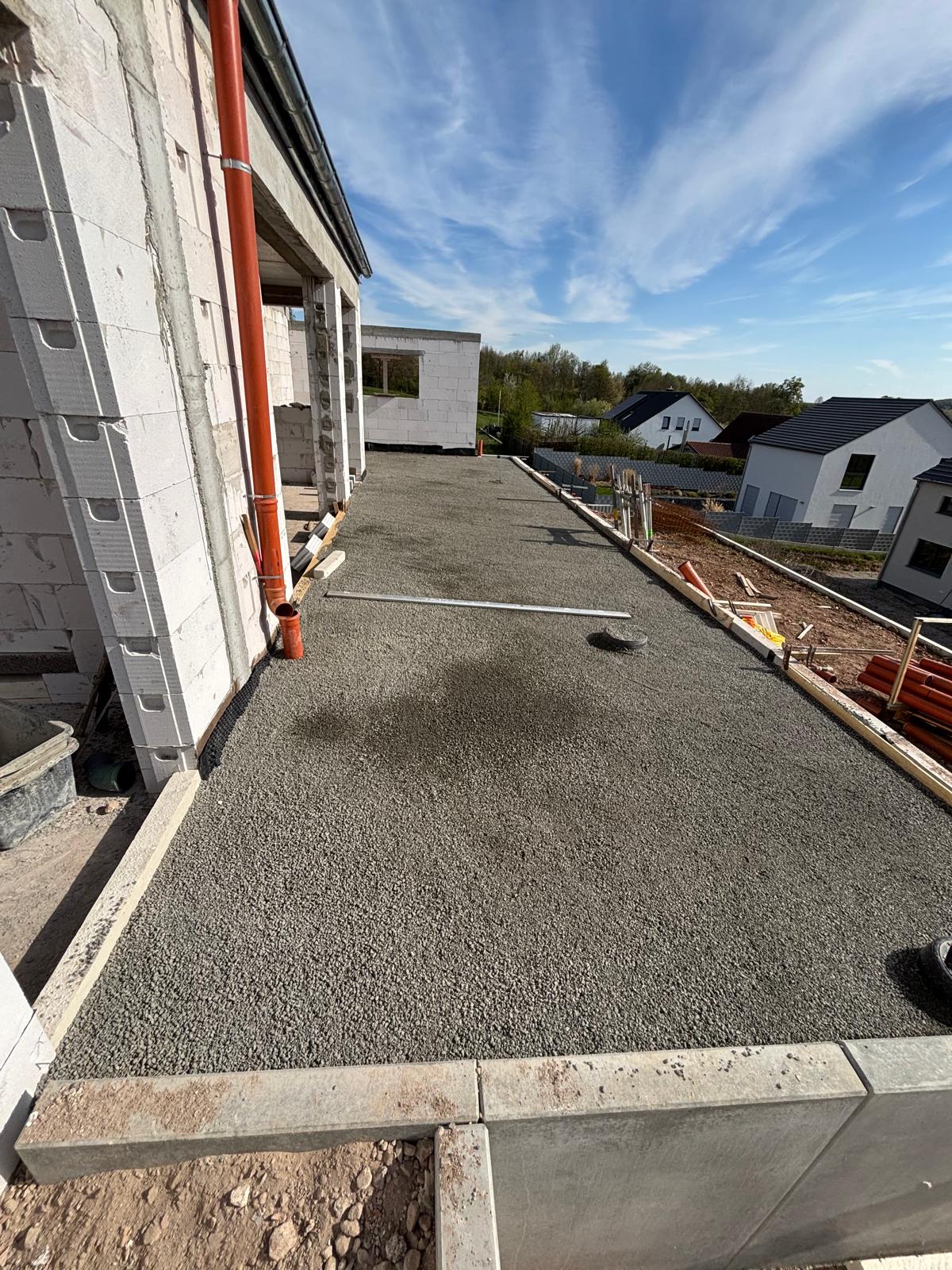 Einkornbeton Terrasse - Modernes Einfamilienhaus mit Flachdach