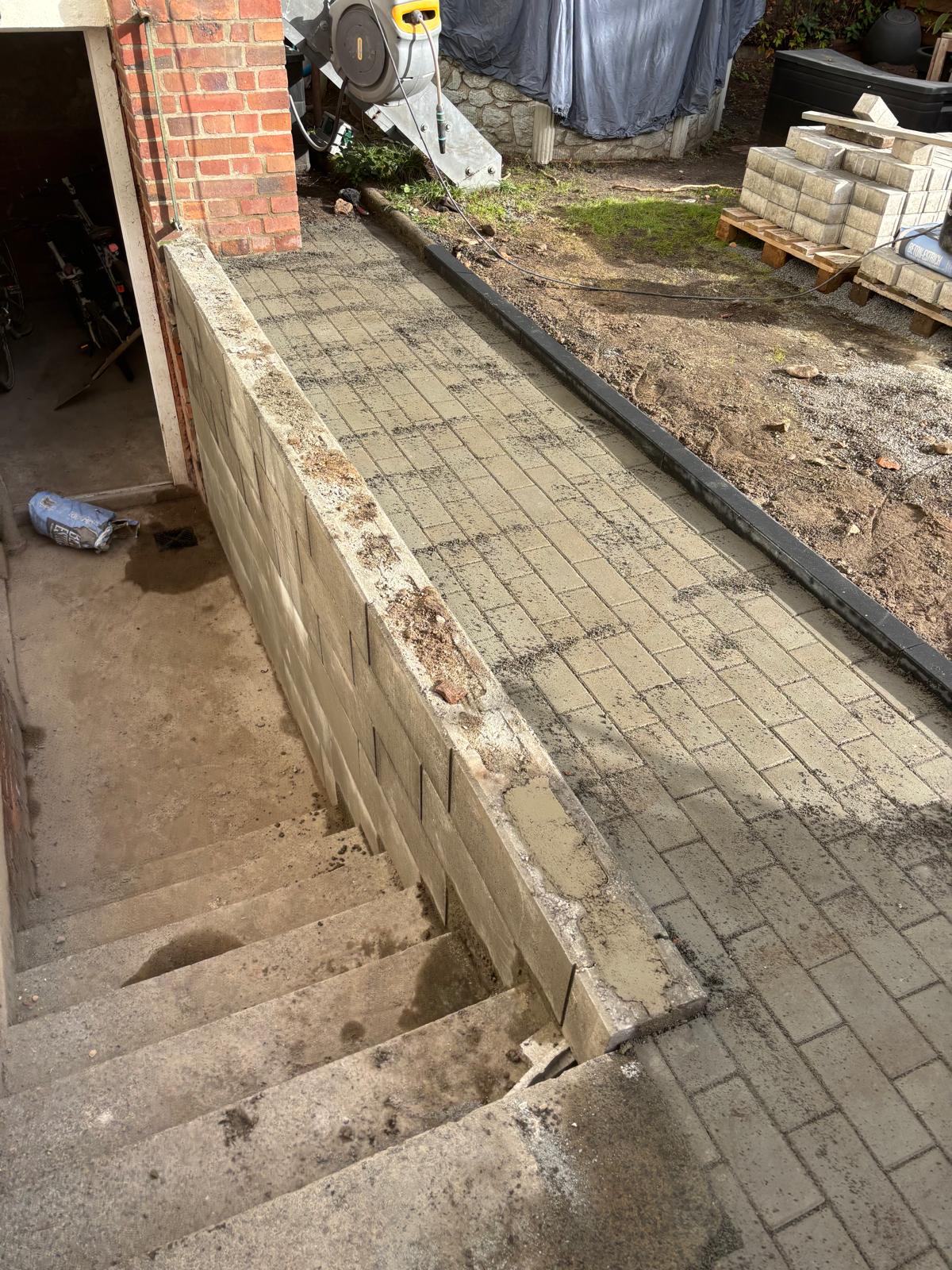 Nachher Stützwand - Außenanlage für Hausverwaltung