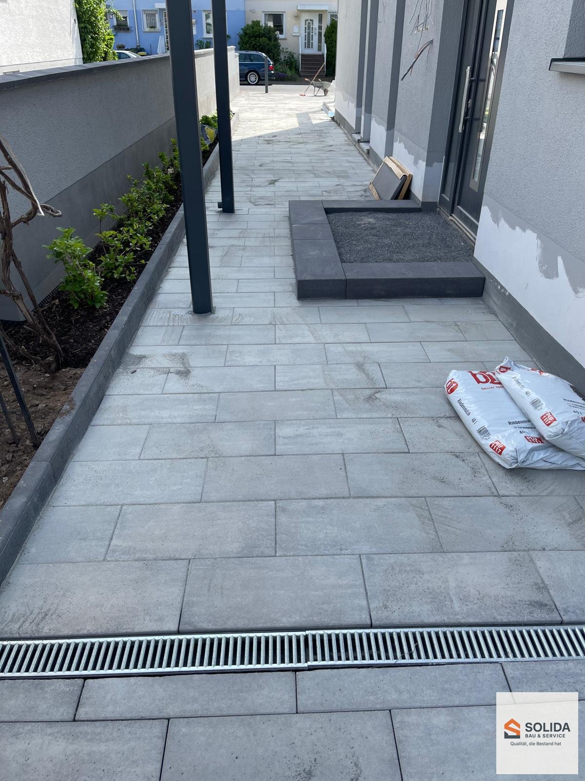 Außenanlagen – Treppen & Mauer